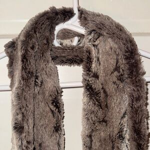 LOFT Women’s Infinity Scarf Faux Fur